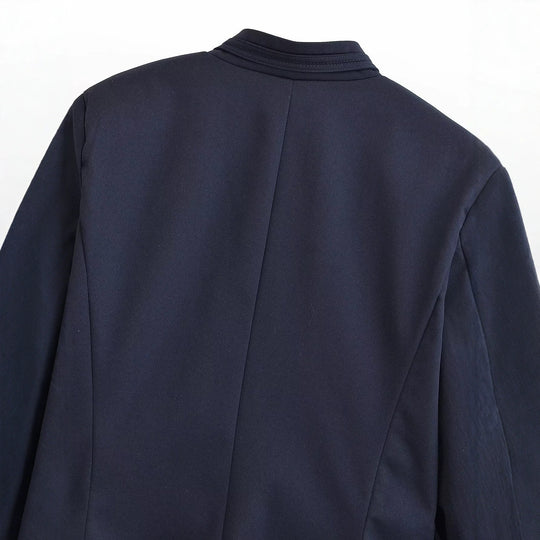 Damen Kurzblazer mit Stehkragen, goldfarbenen Zierknöpfen und Pattentaschen Nord Taschen