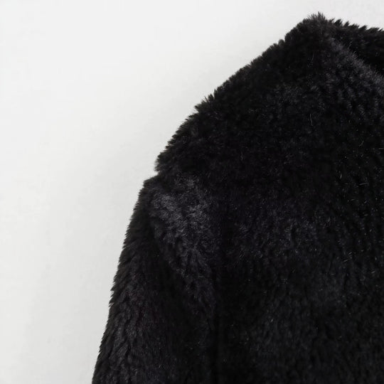 Damen Kurze Teddyjacke mit Knebelverschluss und aufgesetzten Taschen Nord Taschen