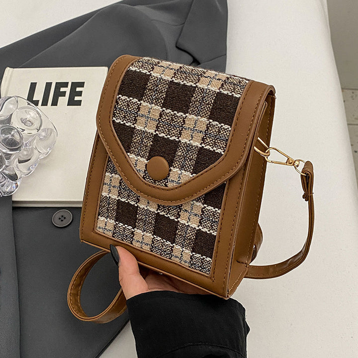 Damen Umhängetasche mit modernem Karomuster und praktischen Fächern Nord Taschen