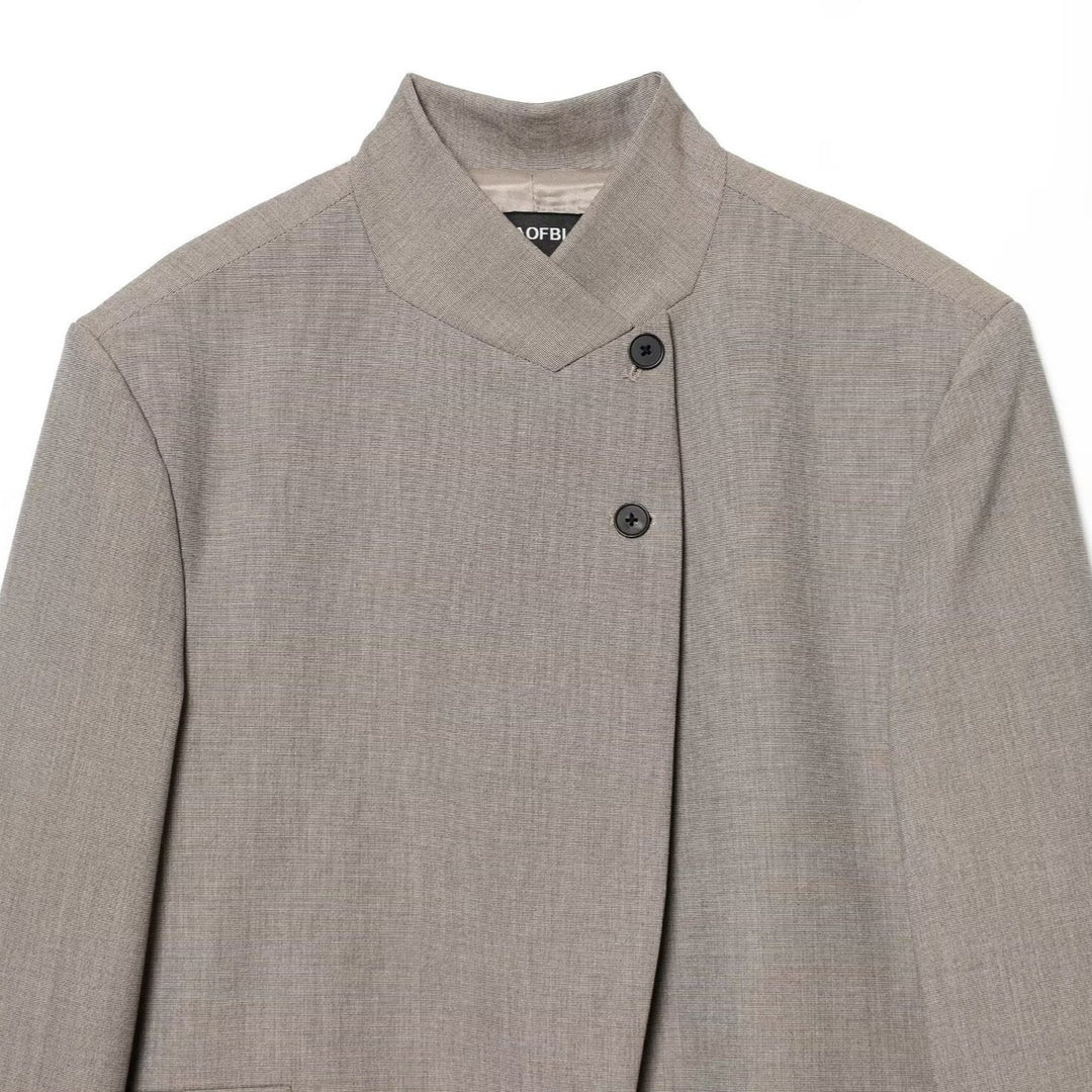 Damen Taillierter Kurzblazer mit Stehkragen und asymmetrischer Knopfleiste Nord Taschen