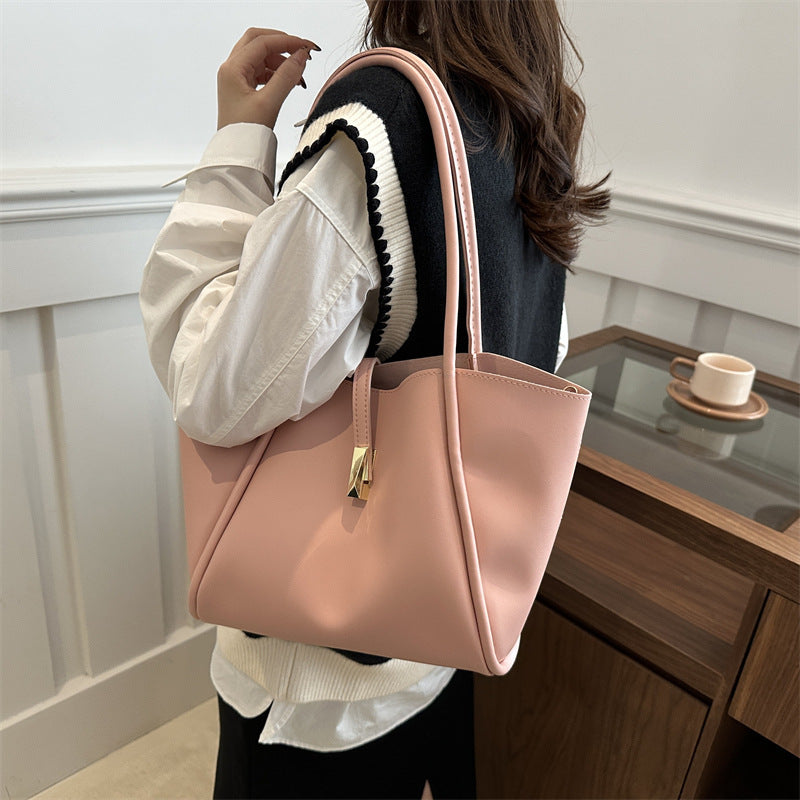 Damen elegante Tragetasche mit goldenen Akzenten Nord Taschen