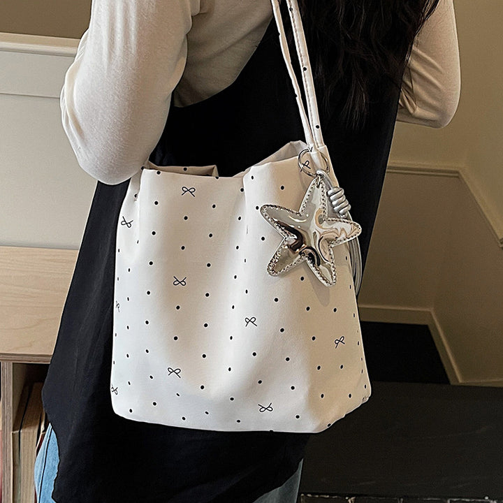 Damen Beuteltasche mit fröhlichem Punkten-Design Nord Taschen