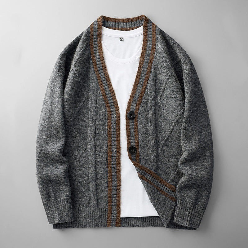 Herren Strickcardigan mit Zopfmuster, V-Ausschnitt und Kontrastkante Nord Taschen