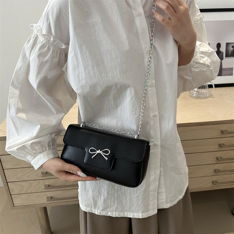 Damen Taschenset mit Kettenriemen und elegantem Schleifenakzent Nord Taschen