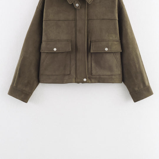 Damen Kurz geschnittene Wildlederoptik-Utility-Jacke mit aufgesetzten Klappentaschen Nord Taschen