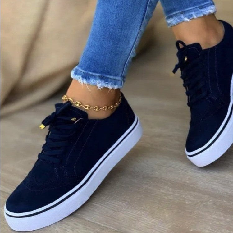 Damen Sneaker im eleganten Vintage-Look mit modischen Broguemustern