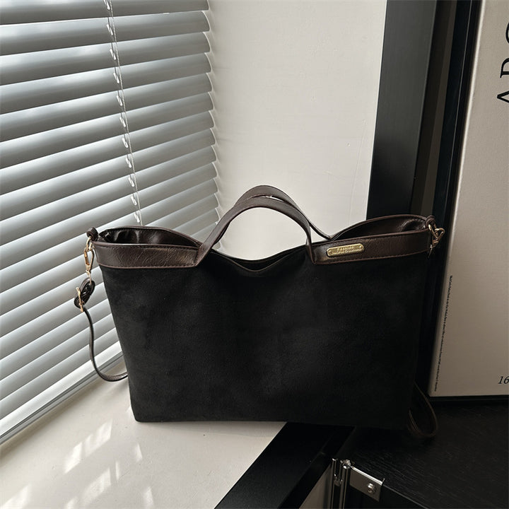 Damen Henkeltasche aus hochwertigem Kunstleder mit klippbarem Schulterriemen Nord Taschen