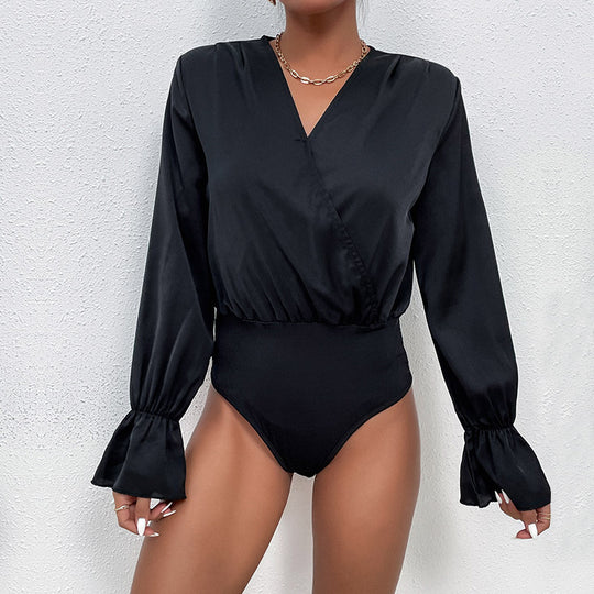 Damen Satin-Body mit Wickel-V-Ausschnitt, tailliertem Rippbund und Volantärmeln Nord Taschen
