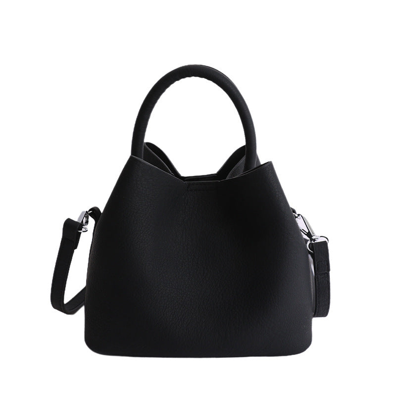 Damen Hobo-Tasche mit abnehmbarem Plüschanhänger Nord Taschen