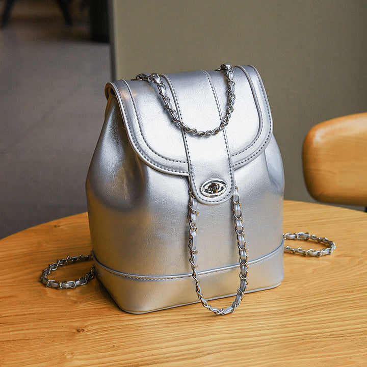 Damen Rucksacktasche mit elegantem Kettenakzent und raffiniertem Klappverschluss Nord Taschen
