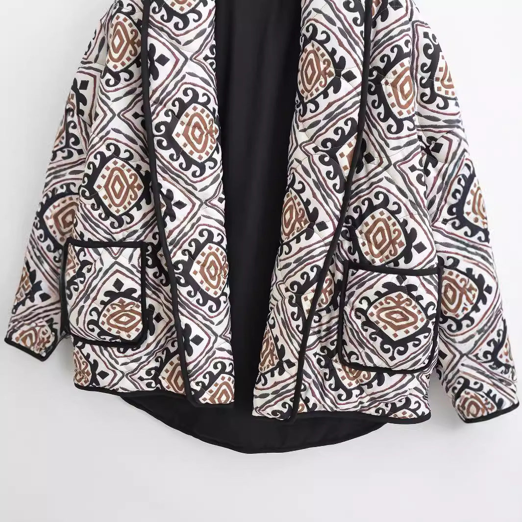Damen Gesteppte Kimono-Jacke mit Ethno-Print, Kontrastpaspel und aufgesetzten Taschen Nord Taschen