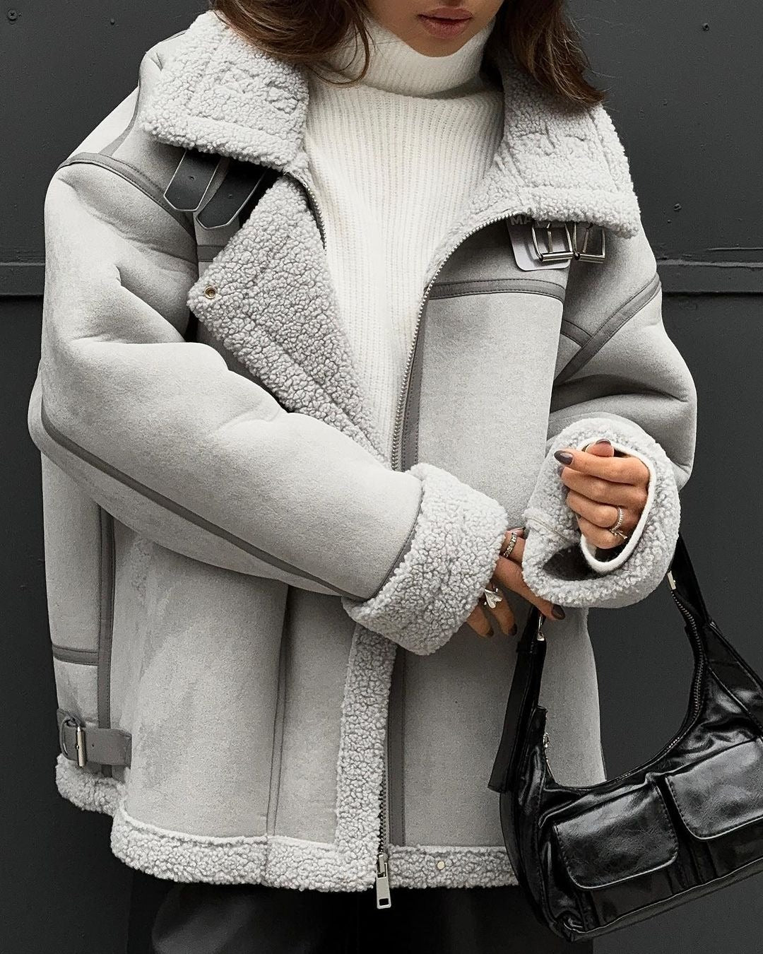Damen Weit geschnittene Lammfellimitat-Fliegerjacke mit Kunstfellfutter Nord Taschen