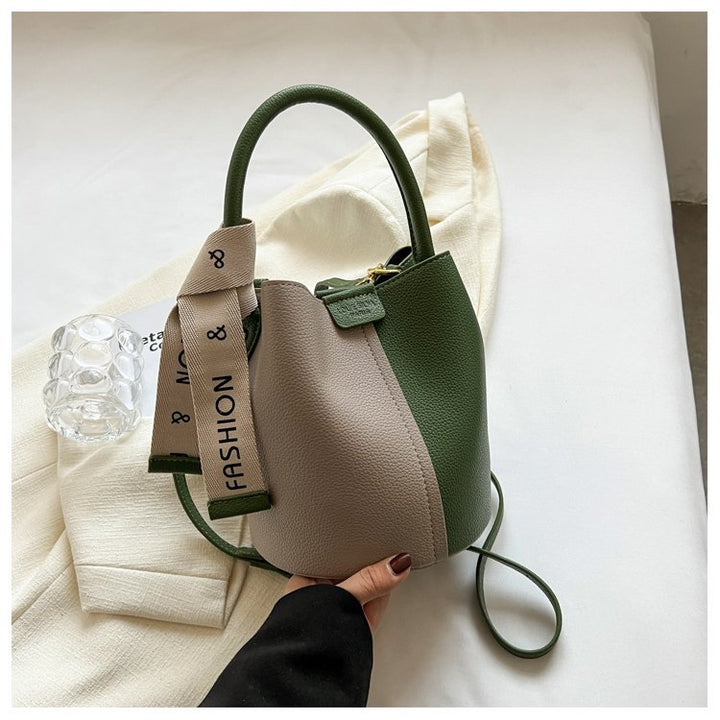 Damen Beuteltasche aus hochwertigem Kunstleder mit dekorativem Schultergurt Nord Taschen
