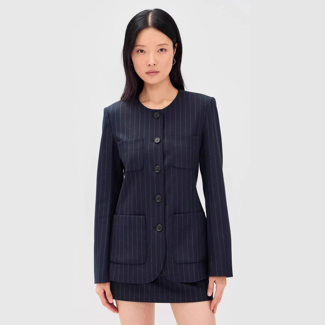 Damen Zweiteiliges Nadelstreifen-Tailoring-Set mit kragenlosem Blazer und hochgeschnittenem Minirock Nord Taschen