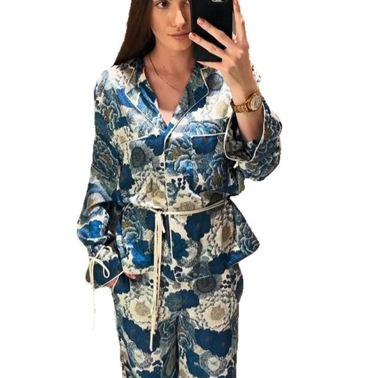 Damen Zweiteiliges florales Jacquard-Loungewear-Set mit Taillengürtel, Paspelierung und Bindärmeln Nord Taschen