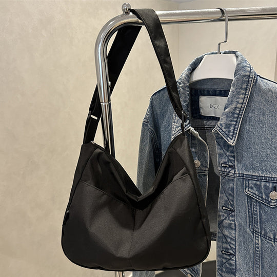 Damen Hobo-Tasche aus strapazierfähigem Material mit elegantem Design Nord Taschen
