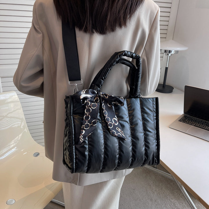 Damen Stepp Handtasche mit elegantem Schal Nord Taschen