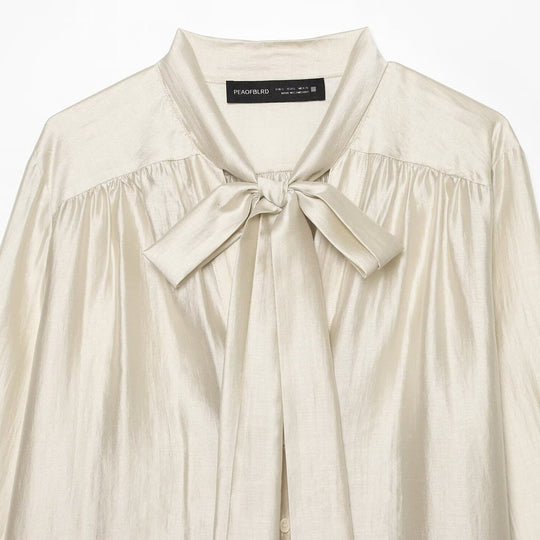 Damen Weiche Schlupfbluse mit Schleifenkragen, geraffter Passe und weitem Fall Nord Taschen