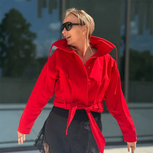 Damen Oversize Kurzjacke mit Taillengürtel und Hemdkragen Nord Taschen