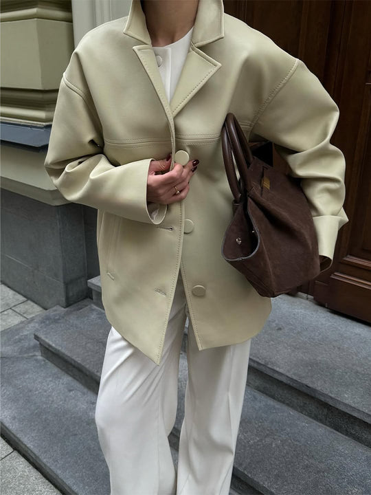 Damen Boxy Oversize Blazerjacke aus veganem Lederimitat mit überschnittener Schulter Nord Taschen