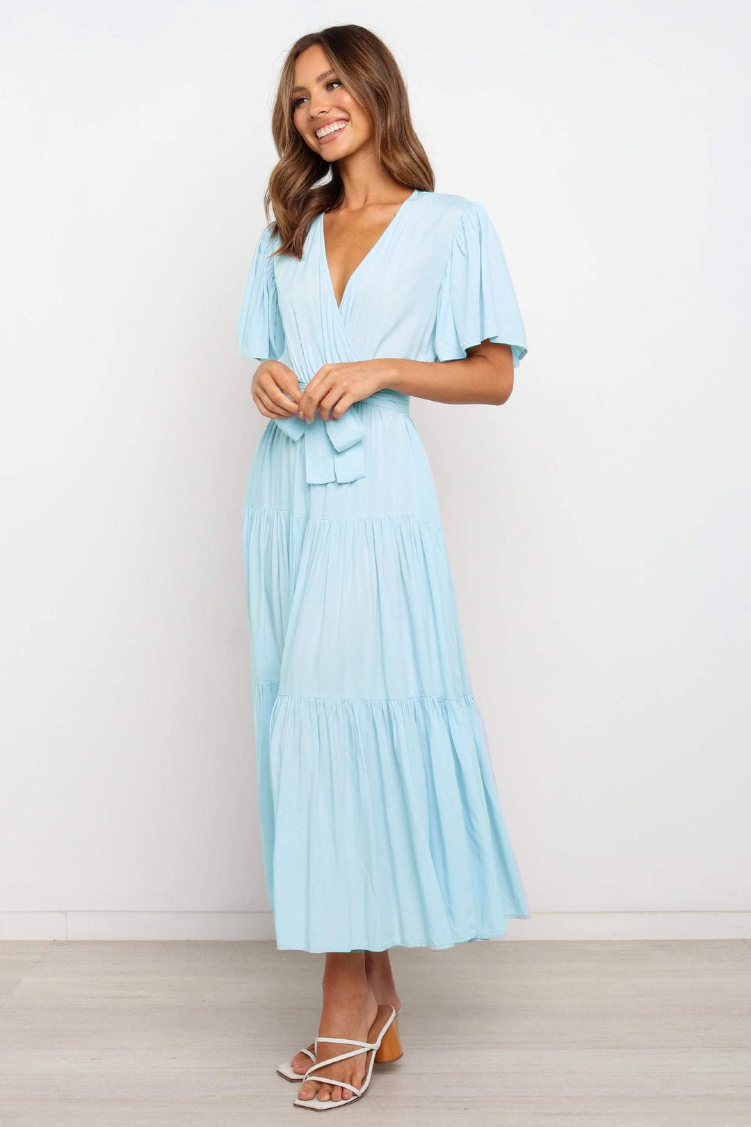 Damen Maxikleid mit tiefem V-Ausschnitt und schwingenden Ärmeln