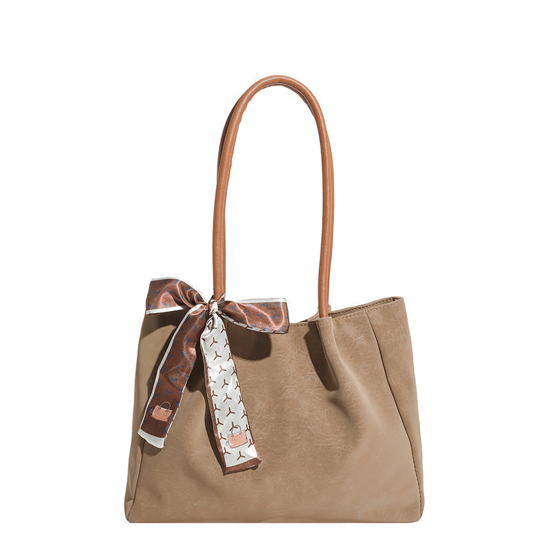 Damen Shopper-Tasche mit eleganten Details und modischem Halstuch Nord Taschen
