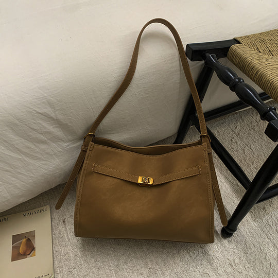 Damen elegante Umhängetasche aus hochwertigem Veloursleder mit feinem Verschluss Nord Taschen