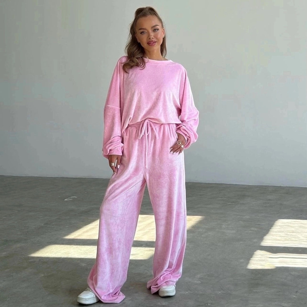 Damen luxuriöses Samt-Relax-Set mit Oversize-Crewneck und hochgeschnittener Gummibund-Jogger Nord Taschen