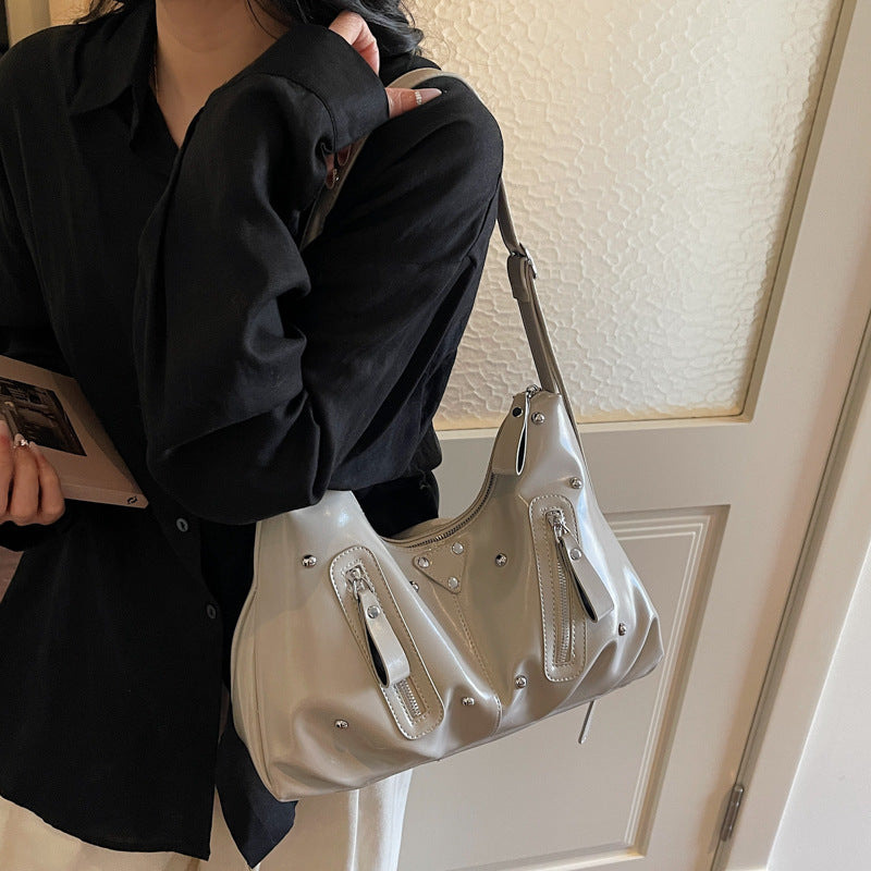 Damen Hobo-Tasche mit markanten Reißverschlüssen Nord Taschen