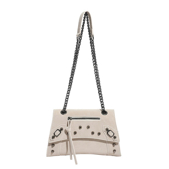 Damen Umhängetasche mit modischen Kettenakzenten und ausgefallenem Design Nord Taschen