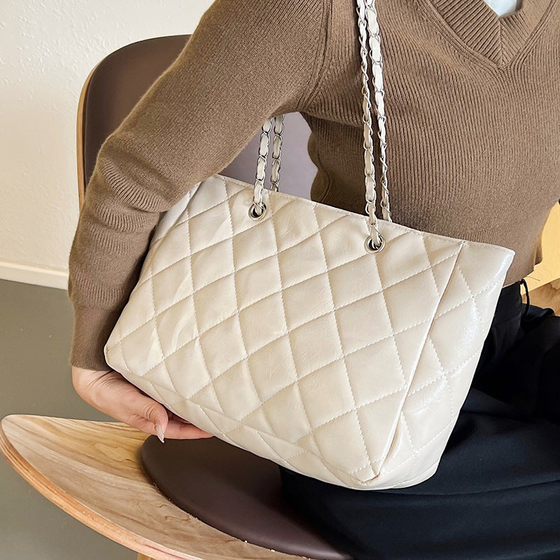 Damen Schultertasche aus hochwertigem Kunstleder mit angesagtem Steppmuster Nord Taschen