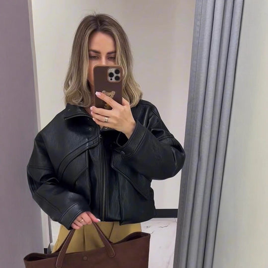 Damen Oversize-Bomberjacke aus strukturiertem Lederimitat mit überlappender Klappenfront Nord Taschen