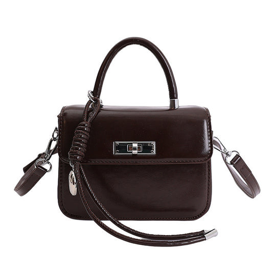 Damen Handtasche mit elegantem Kettenverschluss und abnehmbarem Schulterriemen Nord Taschen