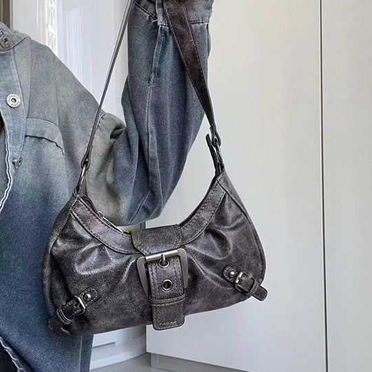 Damen Schultertasche mit modischem Falten-Design und goldenem Akzent Nord Taschen