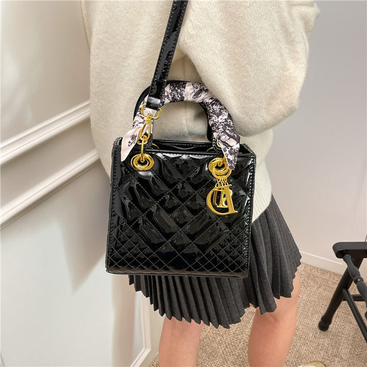 Damen Handtasche mit modischem Tuchdetail Nord Taschen