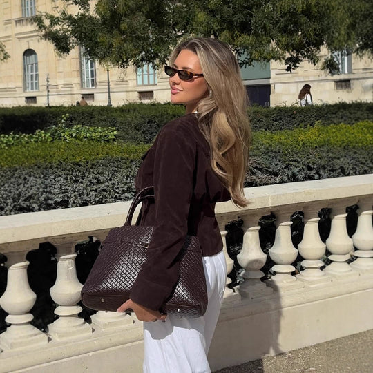 Damen Kurzjacke aus Veloursleder im Hemdjacke‑Stil mit aufgesetzten Brusttaschen Nord Taschen