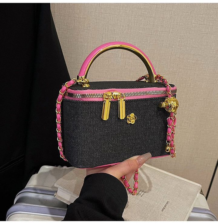 Damen Designer Handtasche mit exklusiven Kettenakzenten Nord Taschen