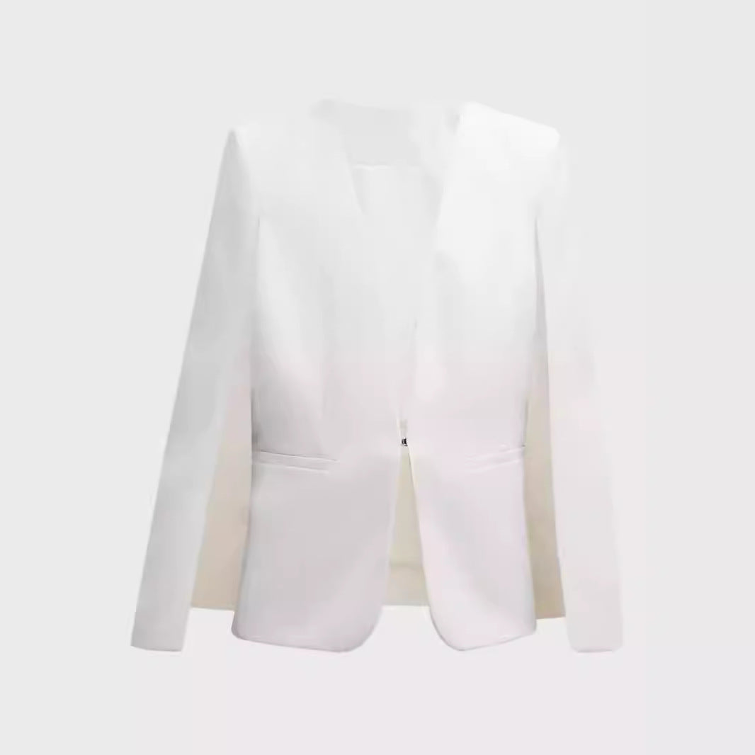 Damen Elegantes Cape‑Blazer‑Set mit offenem Ärmelschlitz und schmaler Anzughose Nord Taschen
