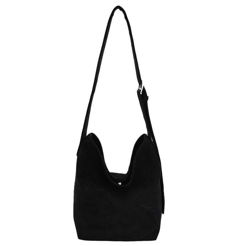 Damen Umhängetasche aus weichem Veloursleder mit lässigem Design Nord Taschen
