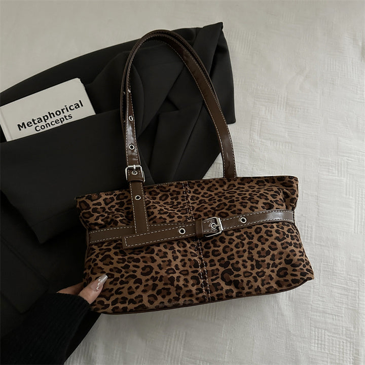 Damen Hobo-Tasche mit elegantem Leo-Design und praktischen Fächern Nord Taschen
