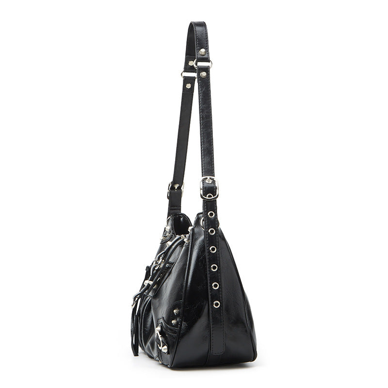 Damen Hobo-Tasche mit herausnehmbarem Innenbeutel und dekorativen Nieten Nord Taschen