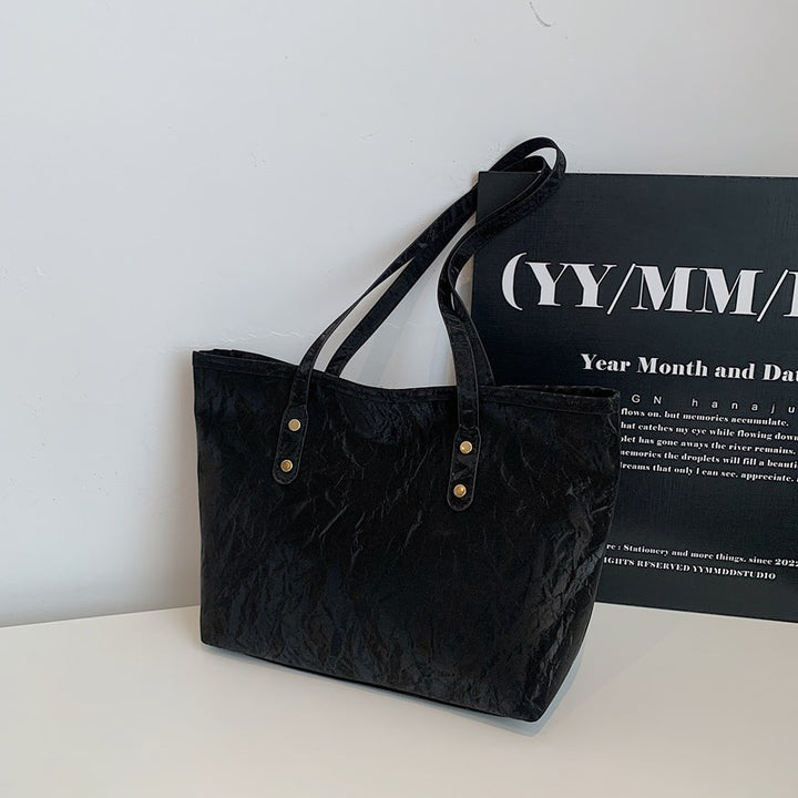Damen elegante Tragetasche mit strukturiertem Design und modischen Akzenten Nord Taschen