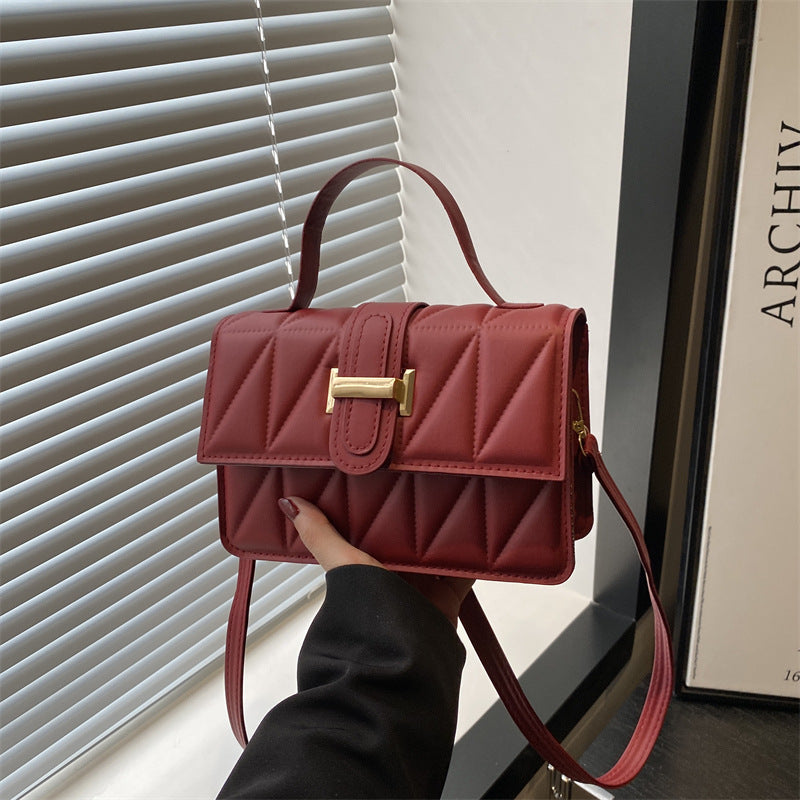 Damen Handtasche mit gestepptem Design und elegantem Klappverschluss Nord Taschen