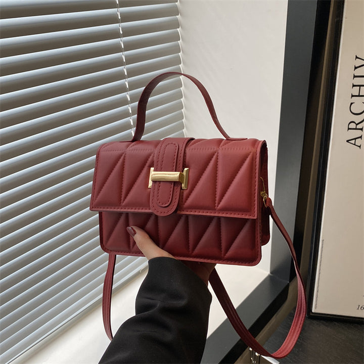 Damen Handtasche mit gestepptem Design und elegantem Klappverschluss Nord Taschen