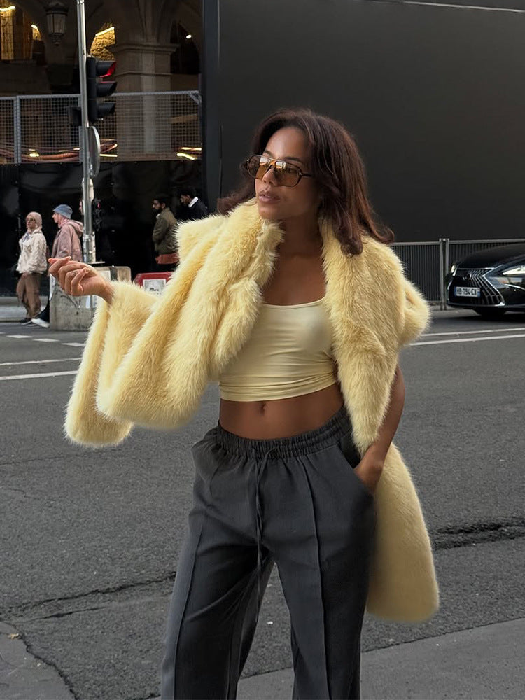 Damen Oversized Kunstfell-Mantel mit weitem Kragen und ausgestellten Ärmeln Nord Taschen