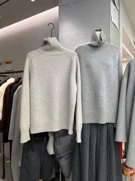 Damen Rollkragenpullover aus feinem Wollmix mit geradem Schnitt und breitem Rippkragen Nord Taschen