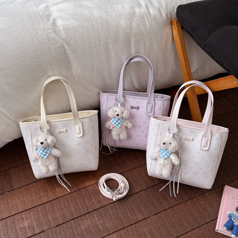 Damen Handtasche aus hochwertigem Material mit verspieltem Blumendesign Nord Taschen