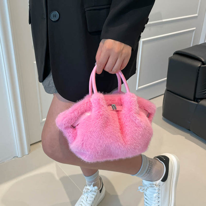 Damen Umhängetasche mit kuscheligem Fell-Design Nord Taschen