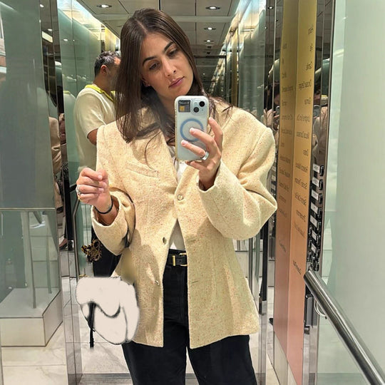 Damen Taillierter strukturierter Blazer mit V‑Ausschnitt und betonter Schulterpartie Nord Taschen