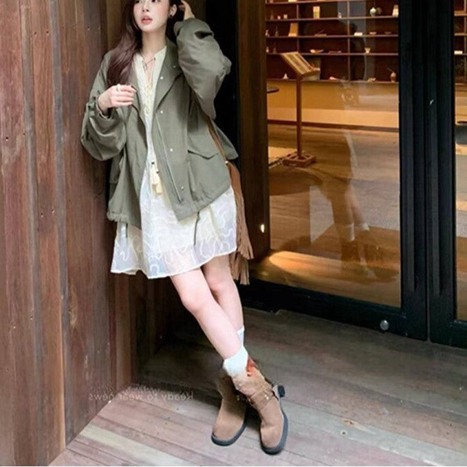 Damen Boxy-Kurzjacke im Oversize-Schnitt mit Stehkragen, Tunnelzugsaum und Klappentaschen Nord Taschen